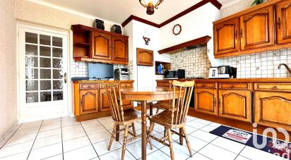 Maison 5 pièces de 147 m² à Sury-le-Comtal (42450)