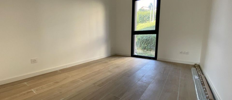 Apartment 3 rooms of 70 m² in Sorbiers (42290)