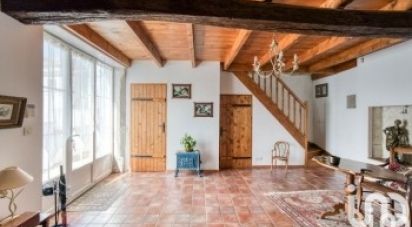 Longere 5 rooms of 220 m² in Tonnay-Charente (17430)