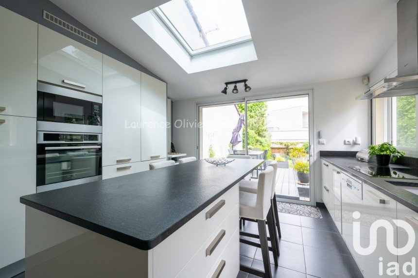 Maison 8 pièces de 183 m² à Saint-Maur-des-Fossés (94210)