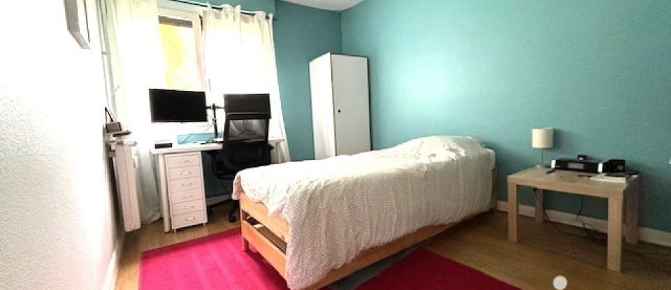 Apartment 3 rooms of 65 m² in Evry-Courcouronnes (91000)