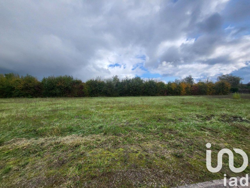 Terrain de 1 765 m² à La Cour-Marigny (45260)