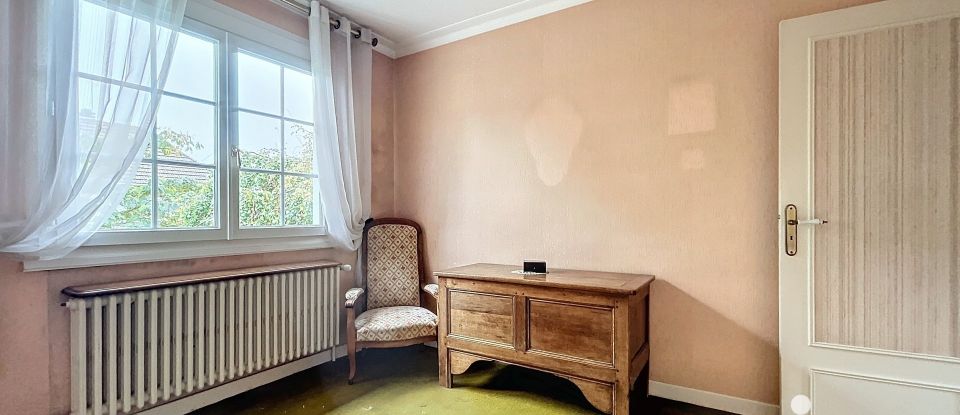 Traditional house 7 rooms of 102 m² in Saint-Memmie (51470)