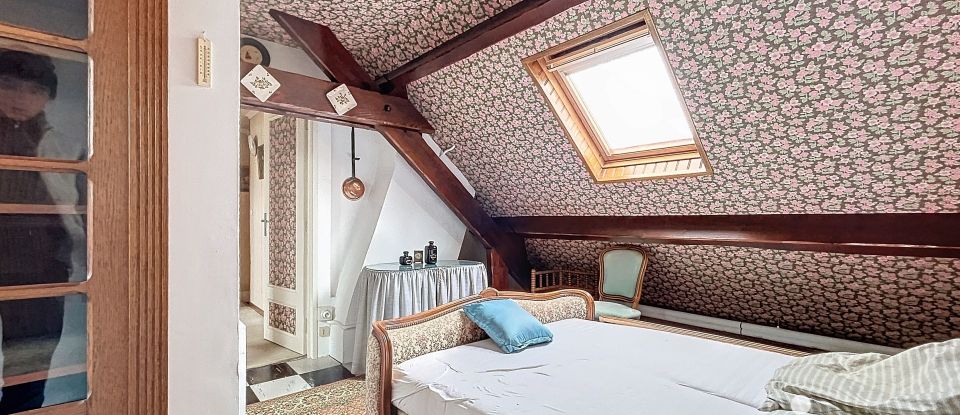 Traditional house 7 rooms of 102 m² in Saint-Memmie (51470)