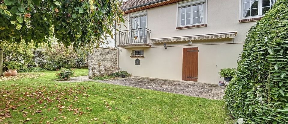Traditional house 7 rooms of 102 m² in Saint-Memmie (51470)