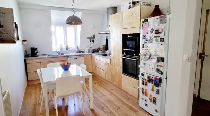 Apartment 4 rooms of 90 m² in Chambéry (73000)