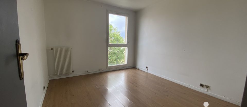 Duplex 4 rooms of 83 m² in Évry (91000)