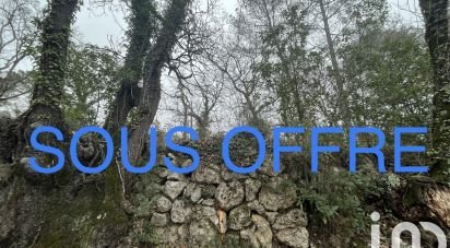 Land of 720 m² in Saint-Paul-en-Forêt (83440)