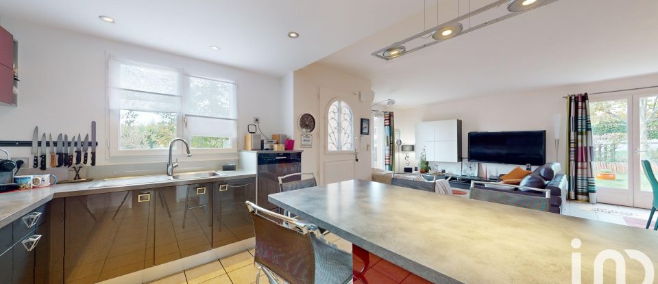 Pavilion 4 rooms of 82 m² in Clermont-Ferrand (63000)