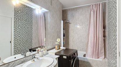 Apartment 3 rooms of 69 m² in Béziers (34500)