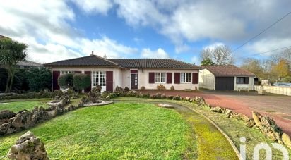 Pavilion 5 rooms of 118 m² in Fontenay-le-Comte (85200)
