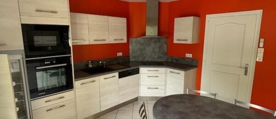House 4 rooms of 97 m² in Les Epesses (85590)