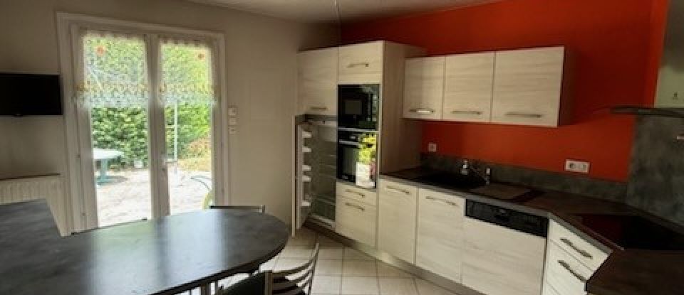 House 4 rooms of 97 m² in Les Epesses (85590)