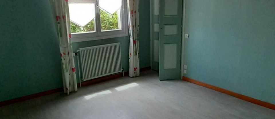 House 4 rooms of 97 m² in Les Epesses (85590)
