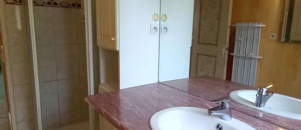 House 4 rooms of 97 m² in Les Epesses (85590)