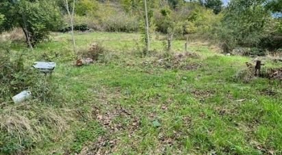 Land of 615 m² in Montaigut-le-Blanc (63320)