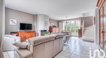 House 8 rooms of 141 m² in Verneuil-sur-Seine (78480)