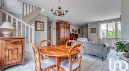 House 8 rooms of 141 m² in Verneuil-sur-Seine (78480)
