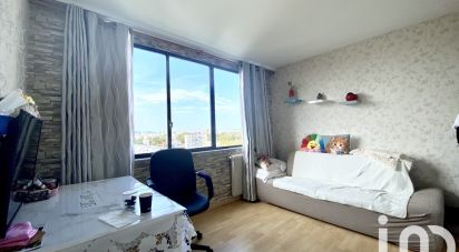 Apartment 3 rooms of 54 m² in Saint-Denis (93200)