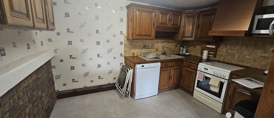 House 7 rooms of 143 m² in Mont-Saint-Père (02400)