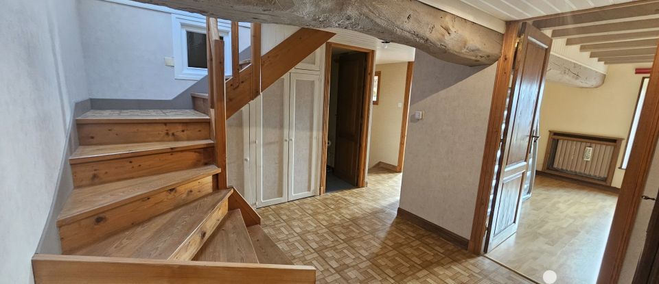 House 7 rooms of 143 m² in Mont-Saint-Père (02400)
