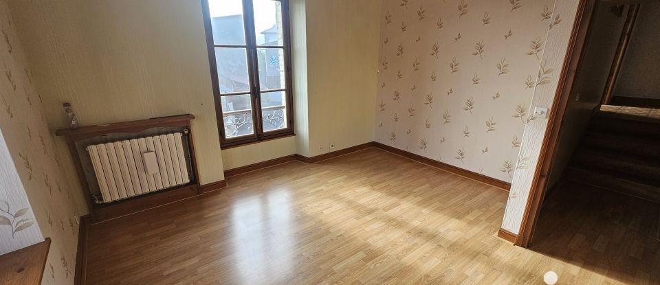 House 7 rooms of 143 m² in Mont-Saint-Père (02400)