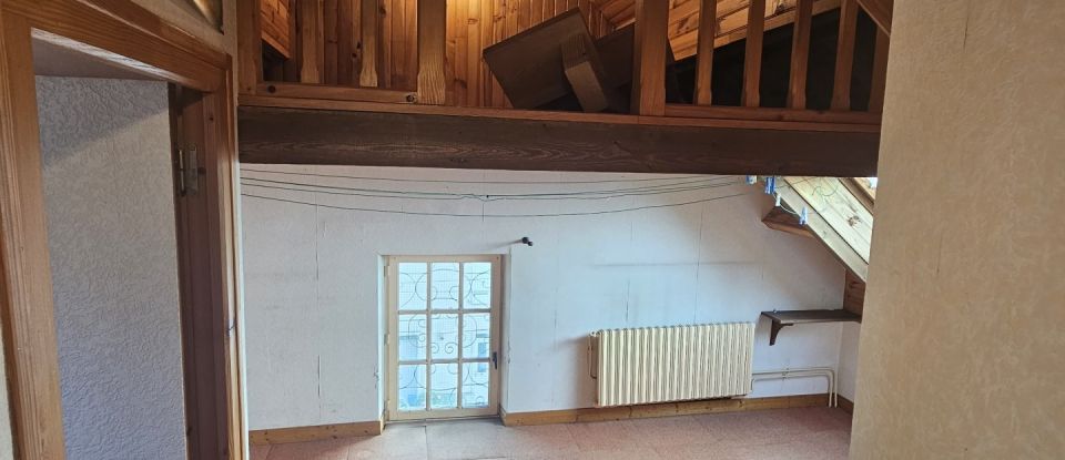 House 7 rooms of 143 m² in Mont-Saint-Père (02400)
