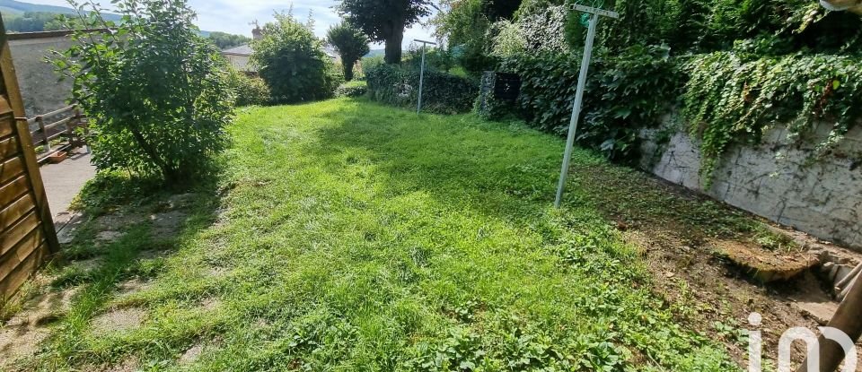 House 7 rooms of 143 m² in Mont-Saint-Père (02400)