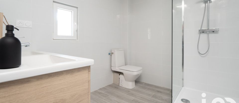 Maison de village 7 pièces de 162 m² à Manduel (30129)
