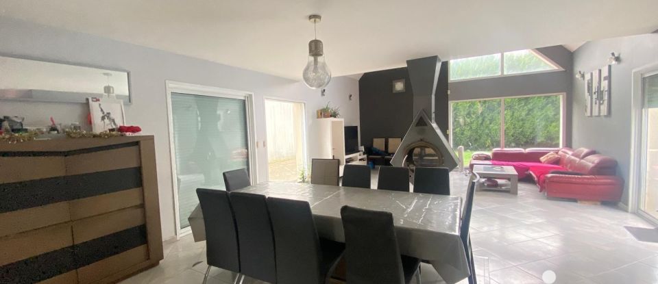 Pavillon 8 pièces de 230 m² à Chaumont-en-Vexin (60240)