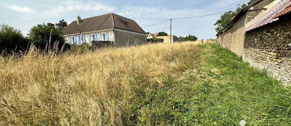 Land of 1,680 m² in Saint-Arnoult-des-Bois (28190)