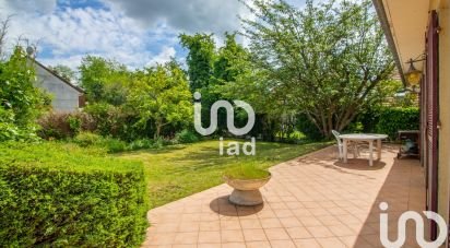 Maison traditionnelle 6 pièces de 127 m² à Rosny-sur-Seine (78710)