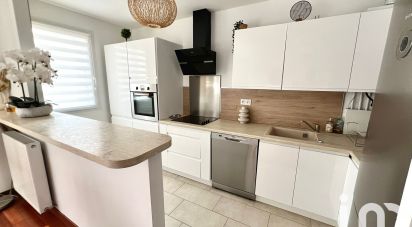 Apartment 3 rooms of 67 m² in Maurepas (78310)