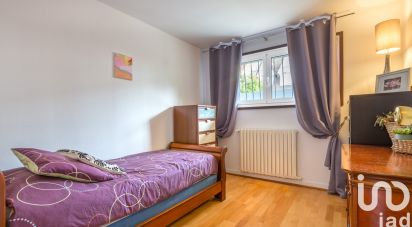 Maison traditionnelle 9 pièces de 202 m² à Ormesson-sur-Marne (94490)