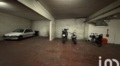 Parking of 10 m² in Paris (75012)