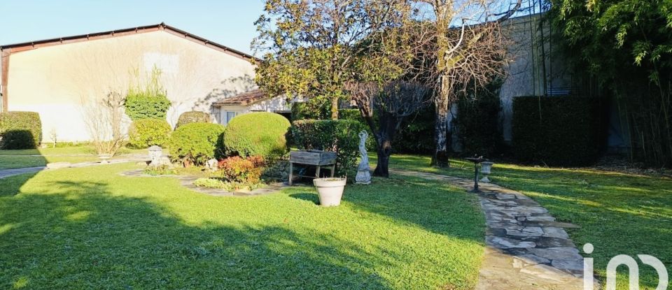 Mansion 5 rooms of 162 m² in La Couronne (16400)