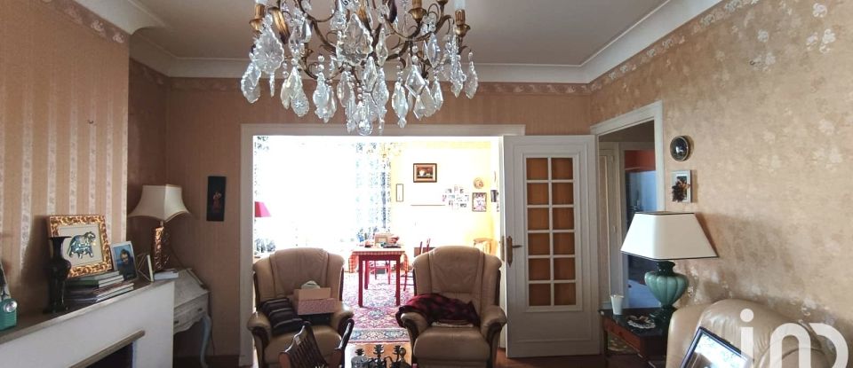Mansion 5 rooms of 162 m² in La Couronne (16400)