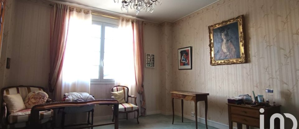 Mansion 5 rooms of 162 m² in La Couronne (16400)