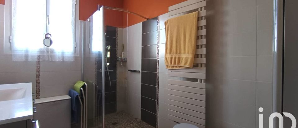 Mansion 5 rooms of 162 m² in La Couronne (16400)