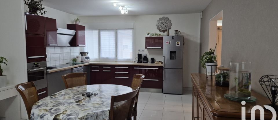 Maison 4 pièces de 77 m² à Carpiquet (14650)