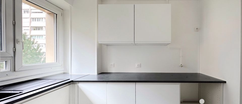 Apartment 5 rooms of 101 m² in Puteaux (92800)