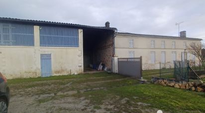 Maison 5 pièces de 111 m² à Bussac-Forêt (17210)