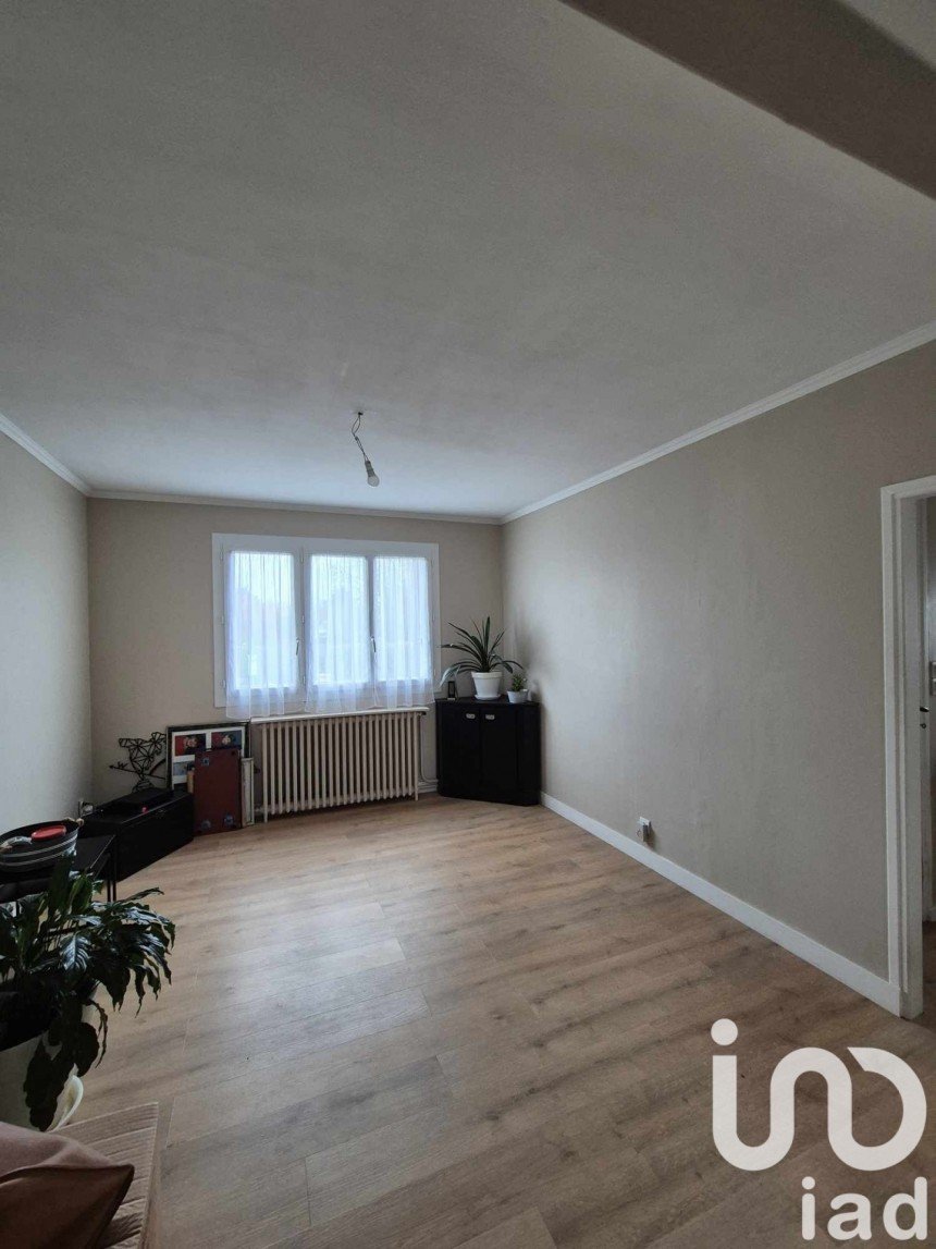 House 4 rooms of 60 m² in Nogent-sur-Oise (60180)
