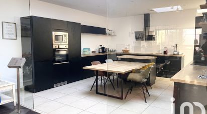 Architectural house 5 rooms of 308 m² in Rochefort (17300)