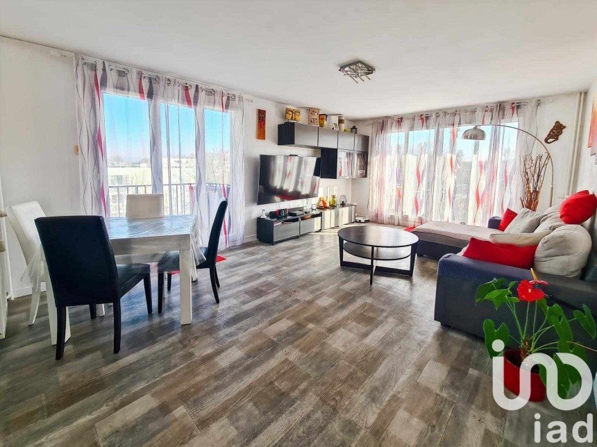 Apartment 3 rooms of 77 m² in Vigneux-sur-Seine (91270)