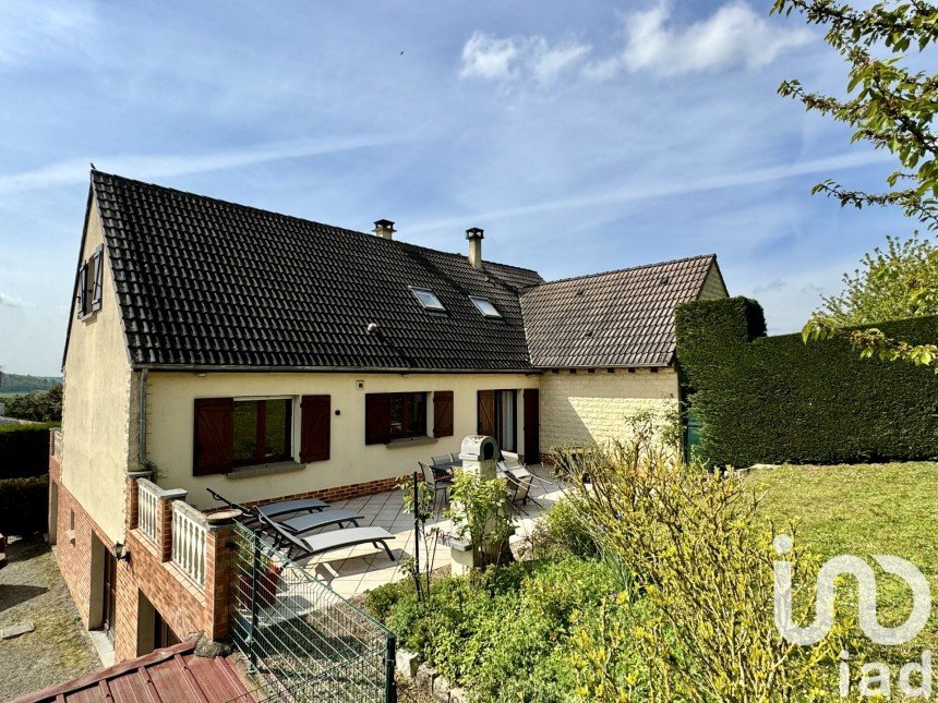 Traditional house 10 rooms of 227 m² in Bailleval (60140)
