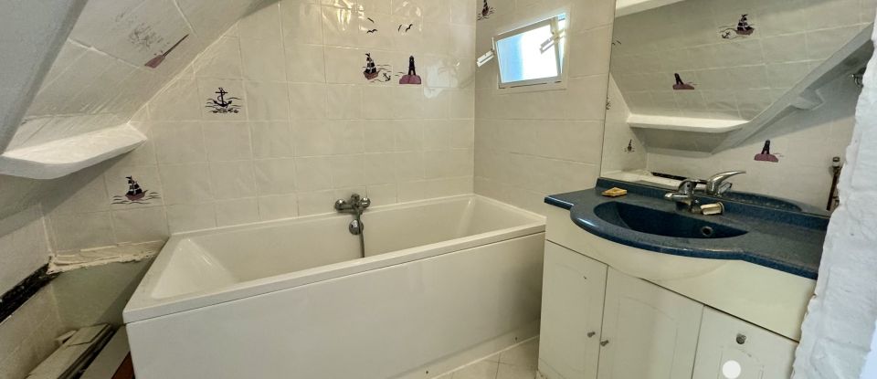 Traditional house 10 rooms of 227 m² in Bailleval (60140)