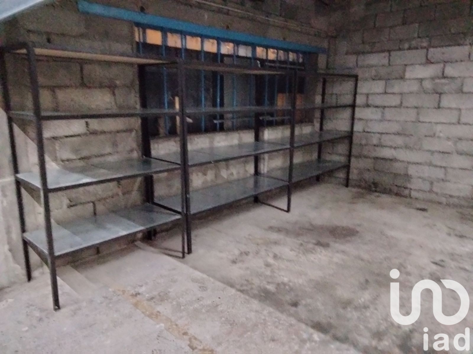 Parking/garage/box Beaucaire 322 1563858