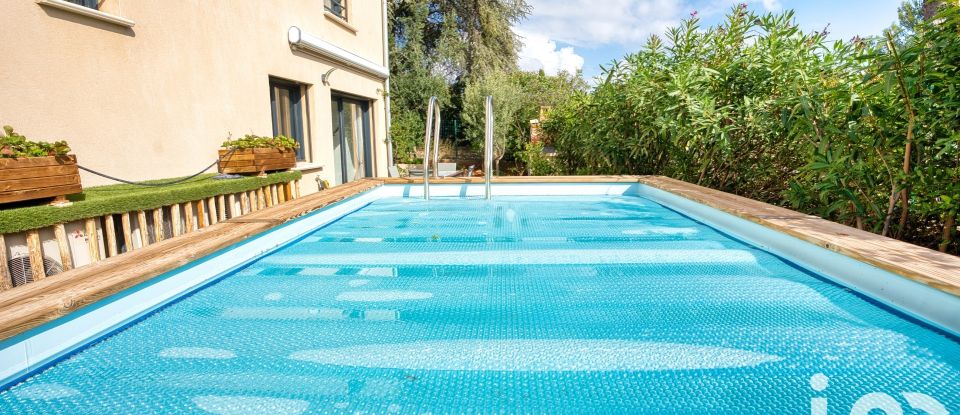 Traditional house 6 rooms of 139 m² in Bandol (83150)