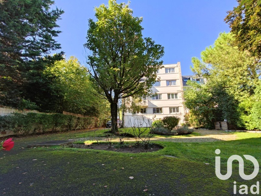 Apartment 3 rooms of 54 m² in Suresnes (92150)
